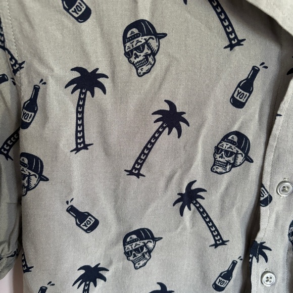 Men’s button up - Picture 5 of 5